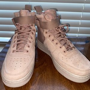 Nike SF Air Force 1 Mid Women Size 7